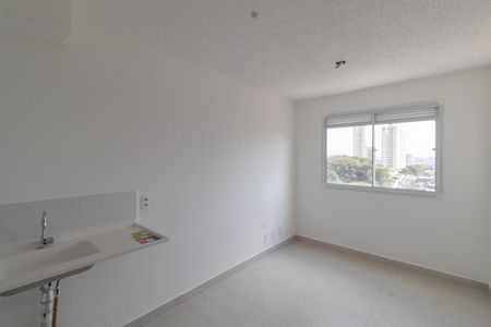 Sala/Cozinha de apartamento à venda com 2 quartos, 35m² em Vila Carmosina, São Paulo