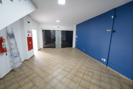 Casa para alugar com 45m², 1 quarto e 1 vaga Casa para alugar com 45m², 1 quarto e 1 vagaGaragem