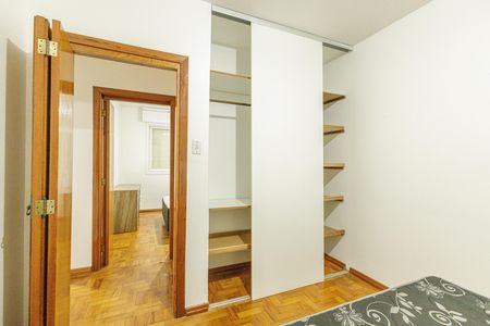 Quarto 3 de apartamento para alugar com 3 quartos, 74m² em Rio Branco, Porto Alegre