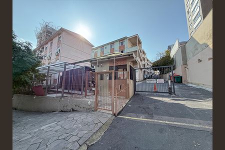 Fachada de apartamento para alugar com 3 quartos, 74m² em Rio Branco, Porto Alegre