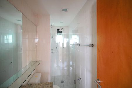 Apartamento à venda com 78m², 3 quartos e 2 vagasBanheiro