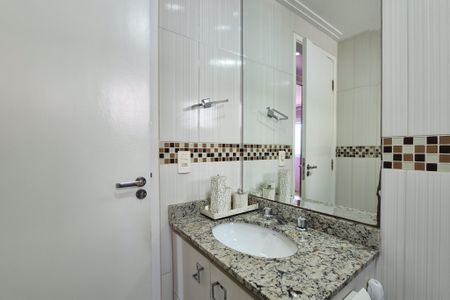 Apartamento à venda com 104m², 3 quartos e 2 vagasBanheiro da Suíte