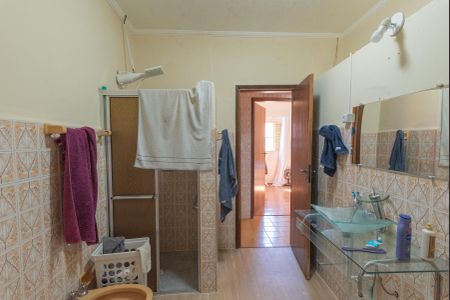 Casa à venda com 180m², 2 quartos e 3 vagasBanheiro