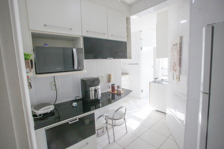 Apartamento para alugar com 83m², 2 quartos e 1 vagaCozinha