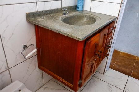 Casa à venda com 200m², 2 quartos e 1 vaga Casa à venda com 200m², 2 quartos e 1 vagaBanheiro
