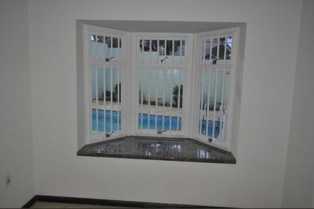 Casa à venda com 3 quartos, 279m² em Vila Brandina, Campinas