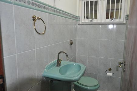 Casa à venda com 3 quartos, 279m² em Vila Brandina, Campinas