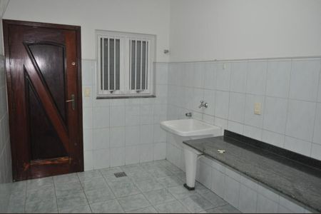 Casa à venda com 3 quartos, 279m² em Vila Brandina, Campinas