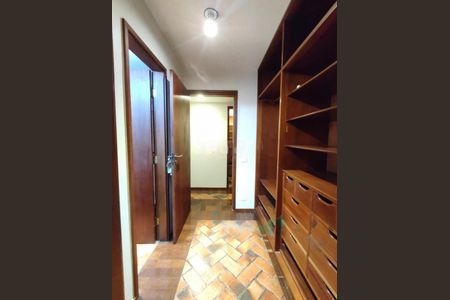 Casa à venda com 466m², 5 quartos e 4 vagas