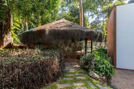 Casa à venda com 466m², 5 quartos e 4 vagas