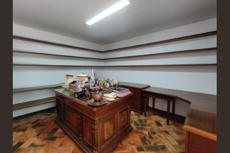Casa à venda com 466m², 5 quartos e 4 vagas