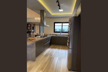 Casa à venda com 3 quartos, 254m² em Swiss Park, Campinas