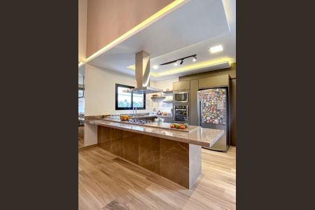 Casa à venda com 3 quartos, 254m² em Swiss Park, Campinas