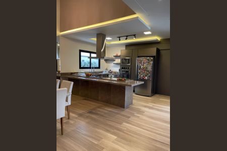 Casa à venda com 3 quartos, 254m² em Swiss Park, Campinas