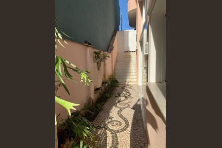 Casa à venda com 330m², 4 quartos e 4 vagas