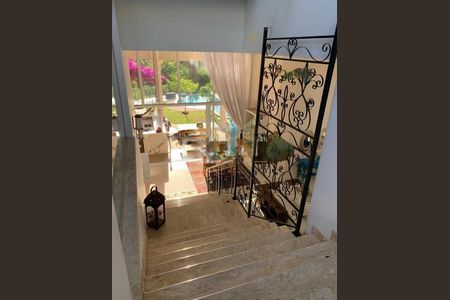 Casa à venda com 330m², 4 quartos e 4 vagas