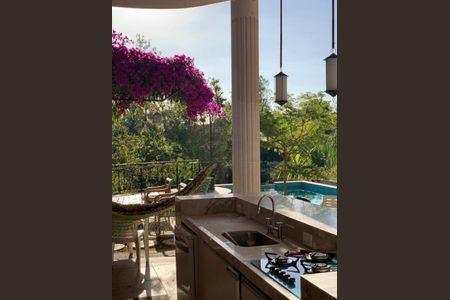 Casa à venda com 4 quartos, 330m² em Swiss Park, Campinas