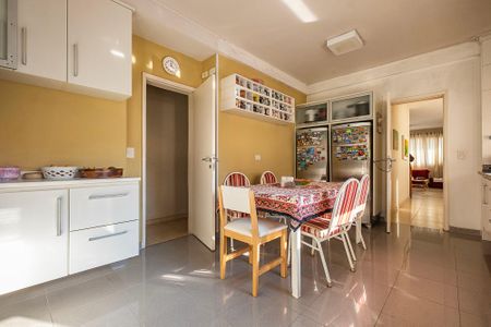 Apartamento à venda com 176m², 4 quartos e 4 vagasCozinha