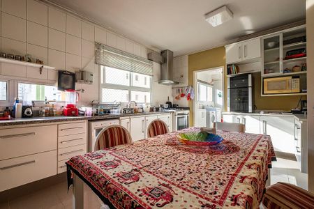 Apartamento à venda com 176m², 4 quartos e 4 vagasCozinha