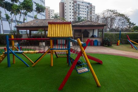 Apartamento para alugar com 124m², 3 quartos e 2 vagas Apartamento para alugar com 124m², 3 quartos e 2 vagasÁrea comum - Playground