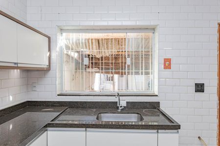 Cozinha de casa à venda com 3 quartos, 160m² em Vila Brasilina, São Paulo