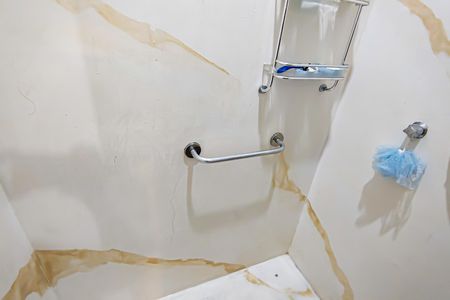 Casa de condomínio à venda com 240m², 3 quartos e 3 vagas Casa de condomínio à venda com 240m², 3 quartos e 3 vagasBanheiro