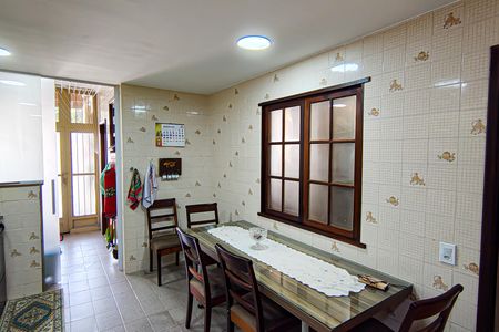 Casa de condomínio à venda com 240m², 3 quartos e 3 vagas Casa de condomínio à venda com 240m², 3 quartos e 3 vagasCozinha