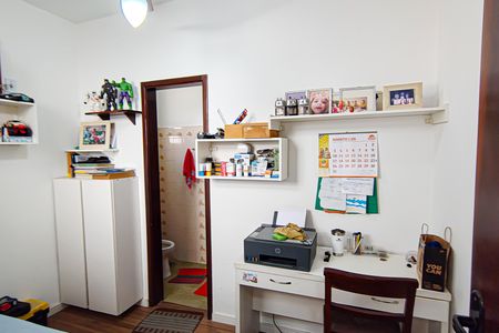 Casa de condomínio à venda com 240m², 3 quartos e 3 vagas Casa de condomínio à venda com 240m², 3 quartos e 3 vagasQuarto de Serviço