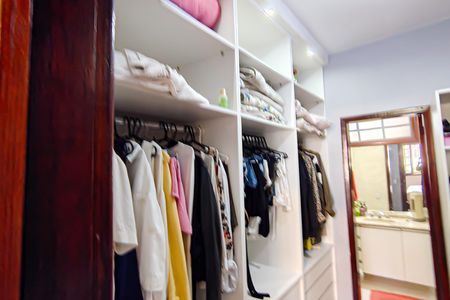 Casa de condomínio à venda com 240m², 3 quartos e 3 vagas Casa de condomínio à venda com 240m², 3 quartos e 3 vagasSuíte Closet