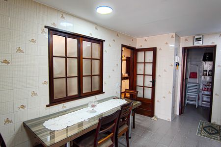 Casa de condomínio à venda com 240m², 3 quartos e 3 vagas Casa de condomínio à venda com 240m², 3 quartos e 3 vagasCozinha