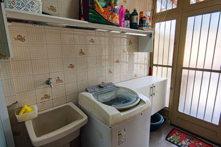 Casa de condomínio à venda com 240m², 3 quartos e 3 vagas Casa de condomínio à venda com 240m², 3 quartos e 3 vagasÁrea de Serviço