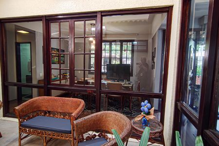 Casa de condomínio à venda com 240m², 3 quartos e 3 vagas Casa de condomínio à venda com 240m², 3 quartos e 3 vagasÁrea comum