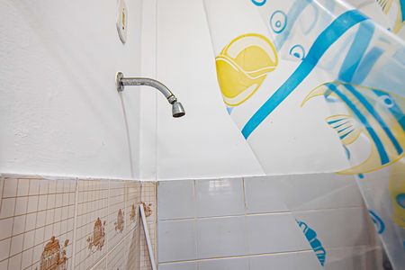 Casa de condomínio à venda com 240m², 3 quartos e 3 vagas Casa de condomínio à venda com 240m², 3 quartos e 3 vagasBanheiro de Serviço