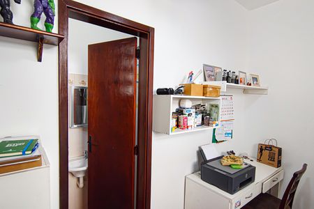 Casa de condomínio à venda com 240m², 3 quartos e 3 vagas Casa de condomínio à venda com 240m², 3 quartos e 3 vagasQuarto de Serviço