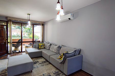 Casa de condomínio à venda com 240m², 3 quartos e 3 vagas Casa de condomínio à venda com 240m², 3 quartos e 3 vagasSala