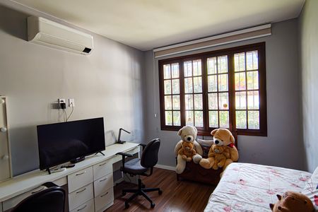 Casa de condomínio à venda com 240m², 3 quartos e 3 vagas Casa de condomínio à venda com 240m², 3 quartos e 3 vagasQuarto 1