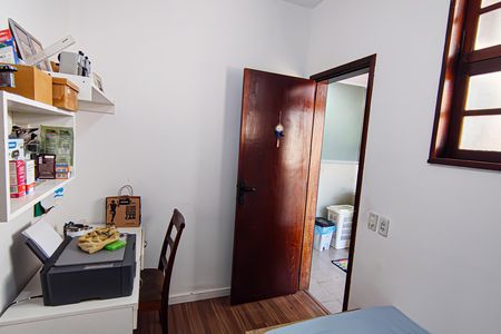 Casa de condomínio à venda com 240m², 3 quartos e 3 vagas Casa de condomínio à venda com 240m², 3 quartos e 3 vagasQuarto de Serviço