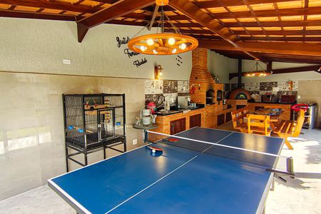 Casa de condomínio à venda com 240m², 3 quartos e 3 vagas Casa de condomínio à venda com 240m², 3 quartos e 3 vagasQuintal