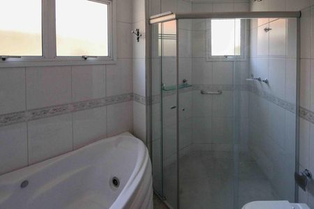 Banheiro da Suite de casa para alugar com 3 quartos, 200m² em Jardim Avelino, São Paulo