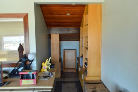 Casa de condomínio à venda com 478m², 6 quartos e 3 vagasEscritório