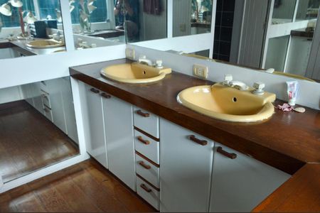 Casa de condomínio à venda com 478m², 6 quartos e 3 vagasBanheiro da Suíte 3