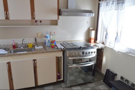 Casa de condomínio à venda com 478m², 6 quartos e 3 vagasCozinha