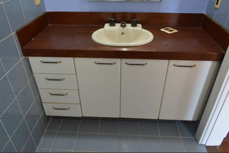 Casa de condomínio à venda com 478m², 6 quartos e 3 vagasBanheiro da Suíte 2