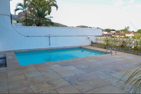 Casa de condomínio à venda com 478m², 6 quartos e 3 vagasPiscina