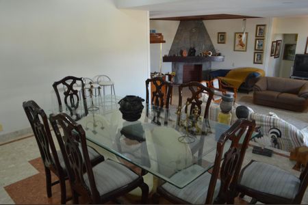 Casa de condomínio à venda com 478m², 6 quartos e 3 vagasSala de Jantar