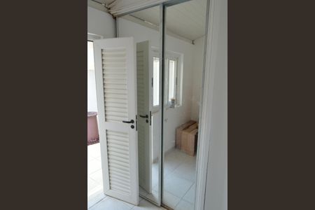 Casa de condomínio à venda com 478m², 6 quartos e 3 vagasQuarto de Serviço