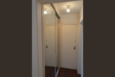 Casa de condomínio à venda com 478m², 6 quartos e 3 vagasCorredor