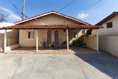 Casa à venda com 130m², 3 quartos e 2 vagasQuintal 