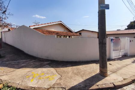 Casa à venda com 130m², 3 quartos e 2 vagasFachada