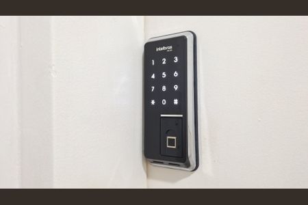 Apartamento à venda com 70m², 2 quartos e 2 vagas Apartamento à venda com 70m², 2 quartos e 2 vagasFechadura eletrônica